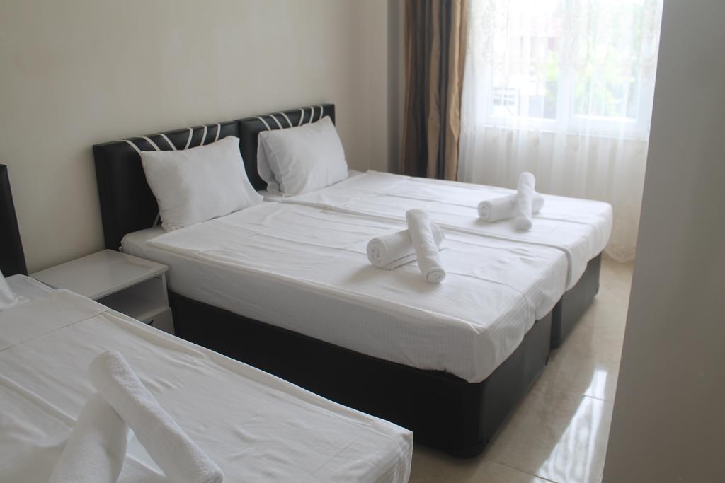 Rudi Guest House Batumi Bagian luar foto