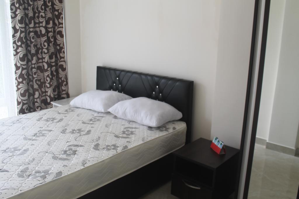 Rudi Guest House Batumi Bagian luar foto