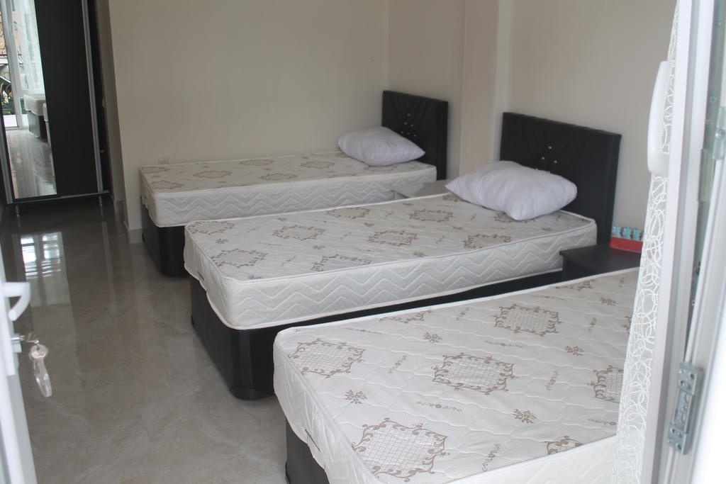 Rudi Guest House Batumi Bagian luar foto